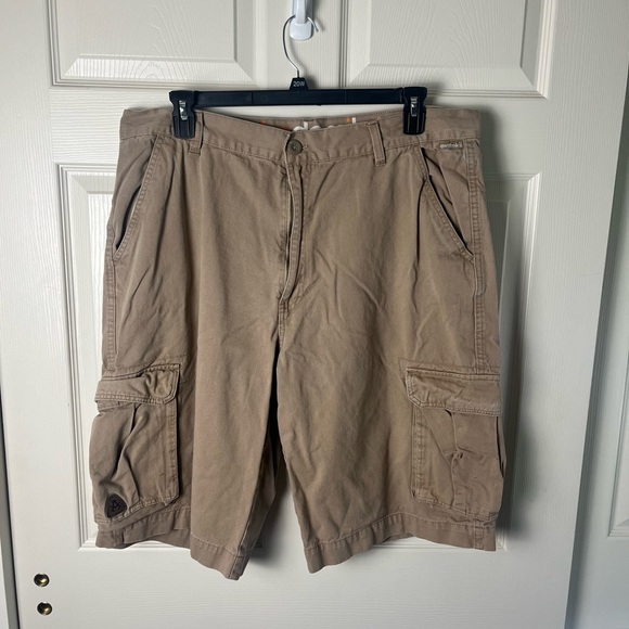 Akademiks cargo shorts - Picture 1 of 4